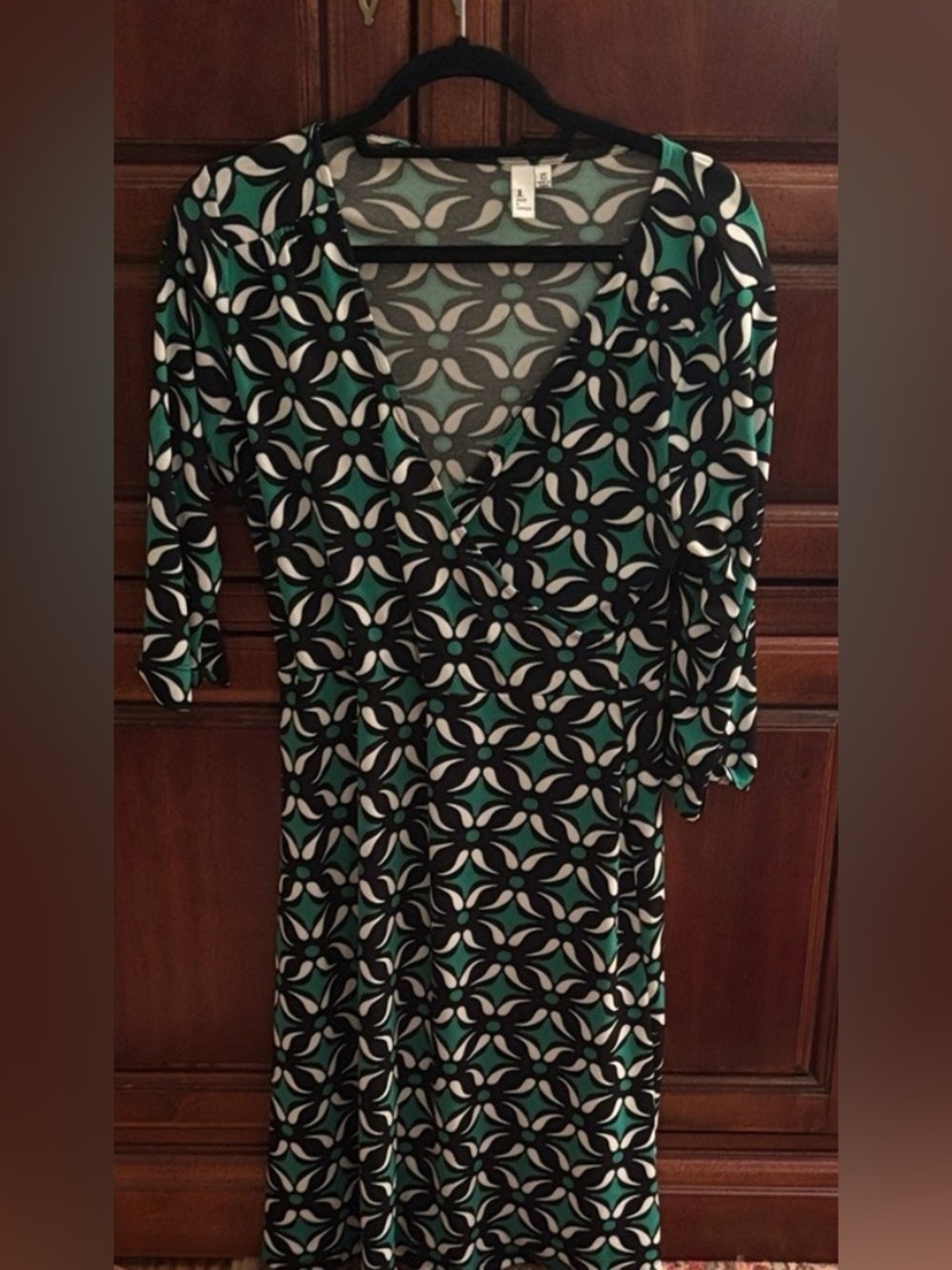 Women’s Green and Black Patterned Wrap Dress